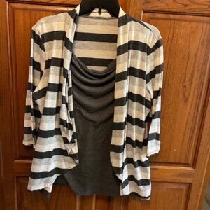Croft & Barrow Women's striped 3/4 sleeve2 in 1 knit. Size XL